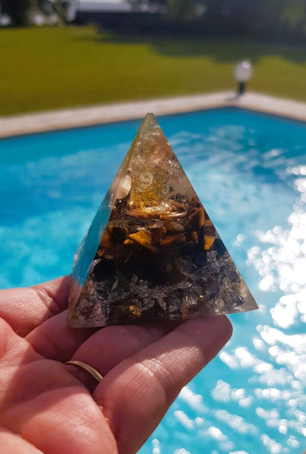 orgonite pyramidale Shakyamuni