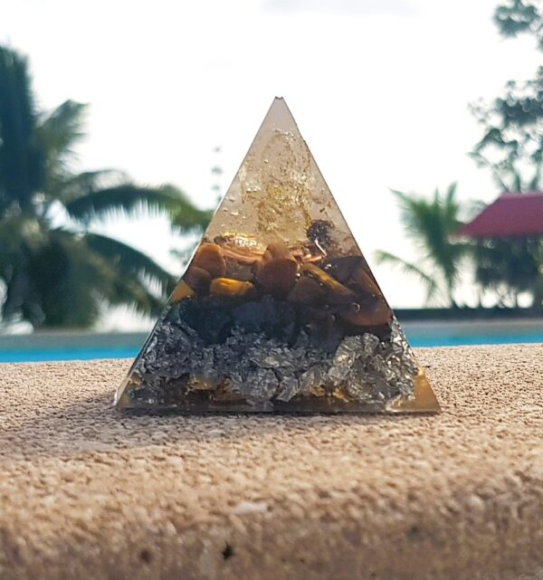 orgonite pyramidale Shakyamuni