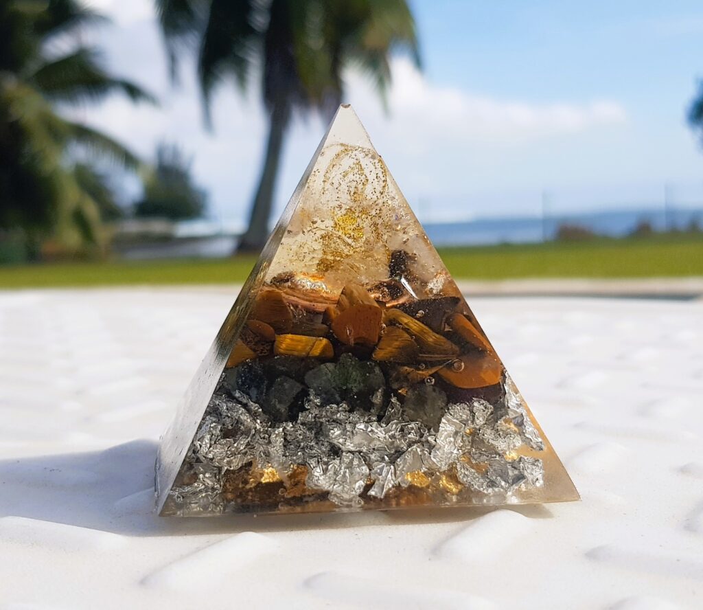 orgonite pyramidale Shakyamuni